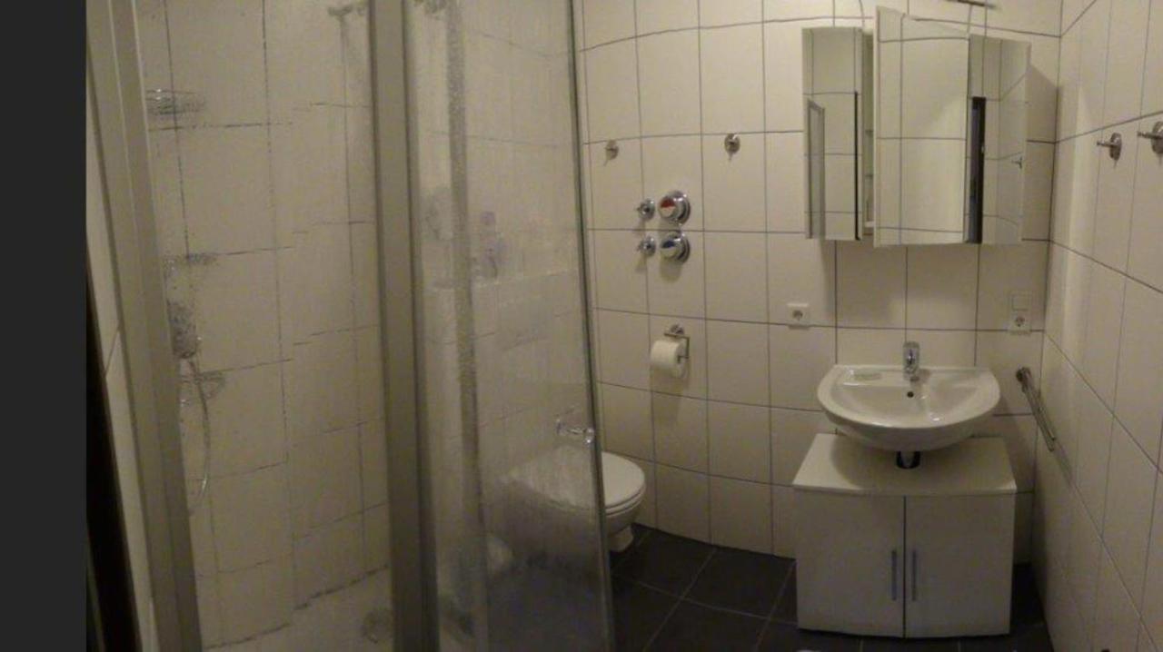 Schoene Einfache Ferienwohnung Mitten In Ольденбург Екстер'єр фото